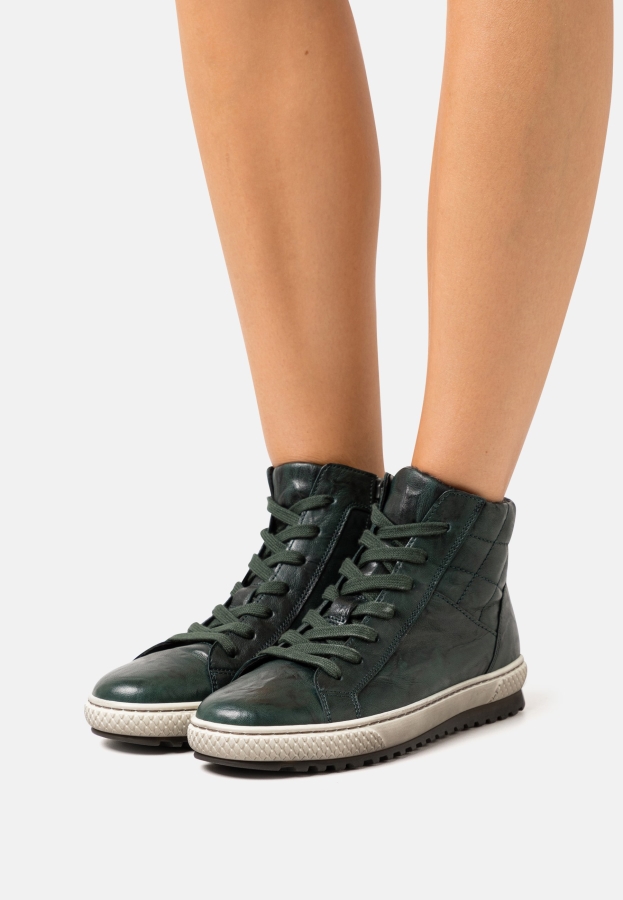 Korkeat Tennarit Tanne Gabor